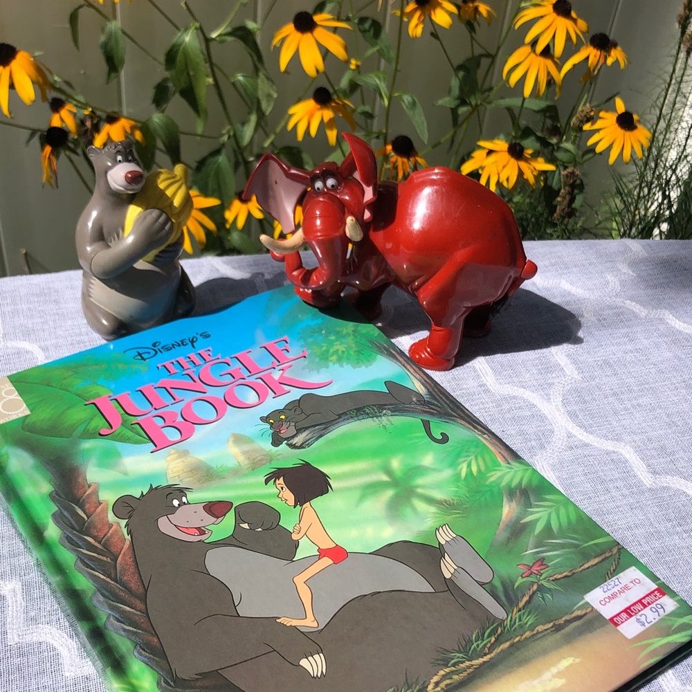 DISNEY Jungle book children’s book & 2 action figures Baloo & Tantor ( Tarzan)